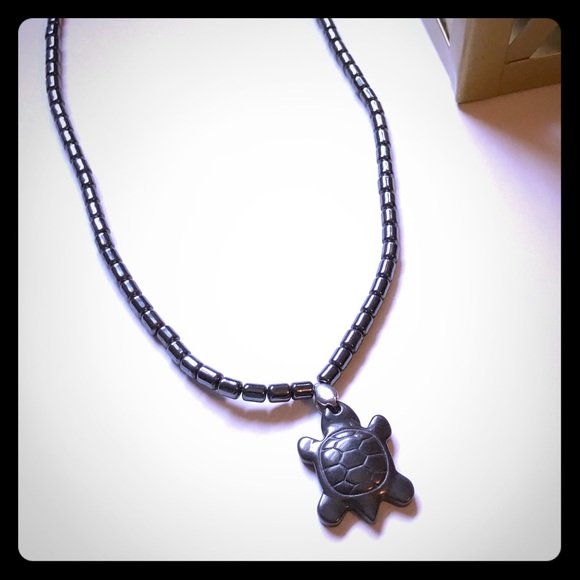 ❗️3/$7 Stone turtle choker - Picture 1 of 2